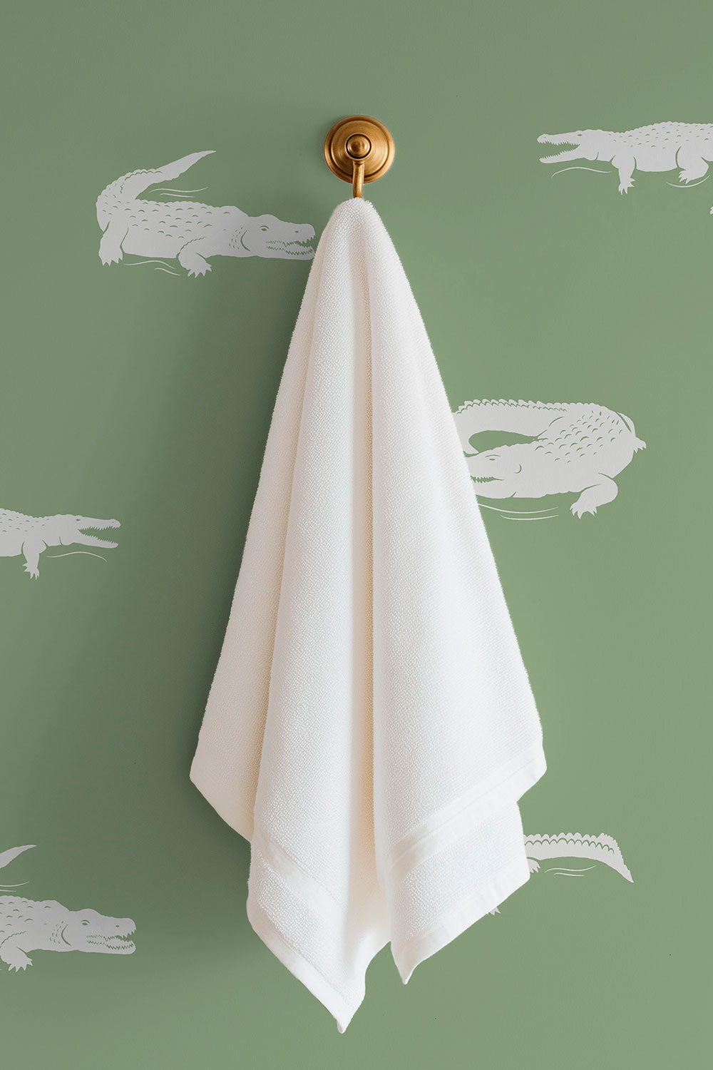 playful crocodile animal wallpaper, commercial grade water and stain resistant performance vinyl wall-covering, great for bathrooms, kitchens commercial spaces and kid's rooms